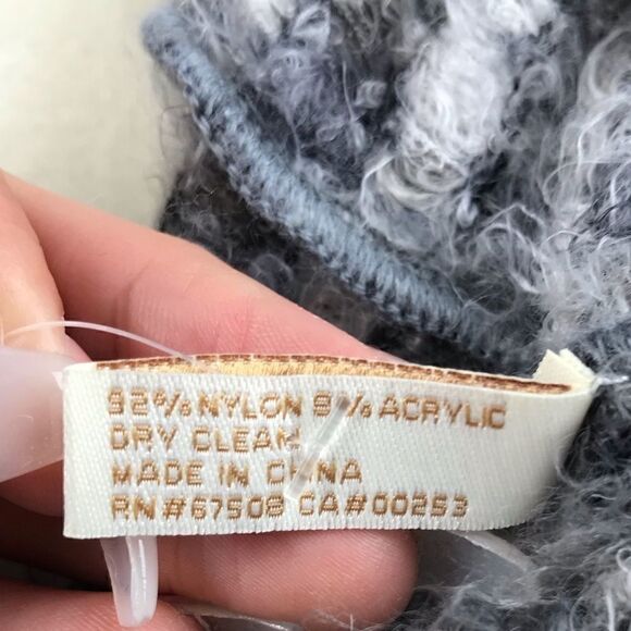 NWT Infinity Loop Heather Grey & White Soft Scarf - Picture 4 of 4